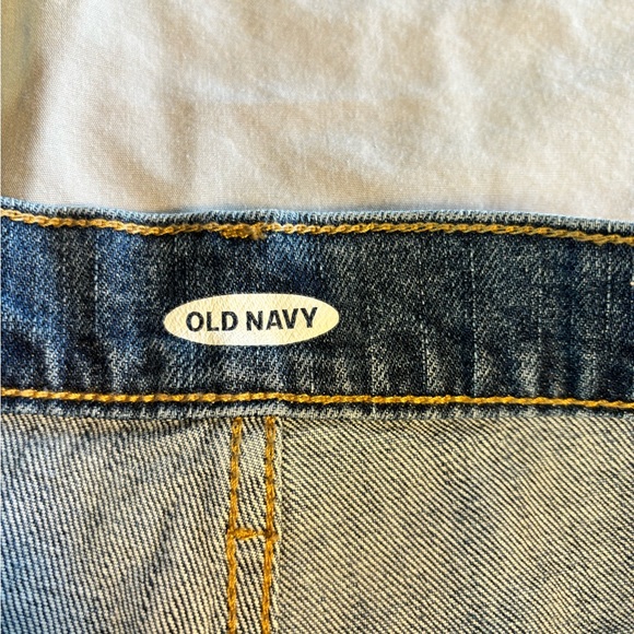 Old navy denim cut off shorts - Picture 3 of 8